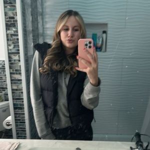 Meet your Posher, Alera